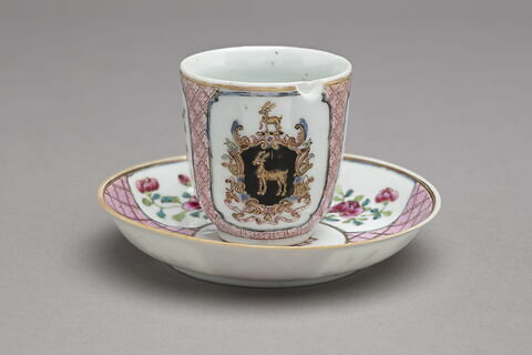 Tasse à café avec soucoupe, d'un service à thé et à café de dix-huit pièces (R 1173 à 1191), image 3/6