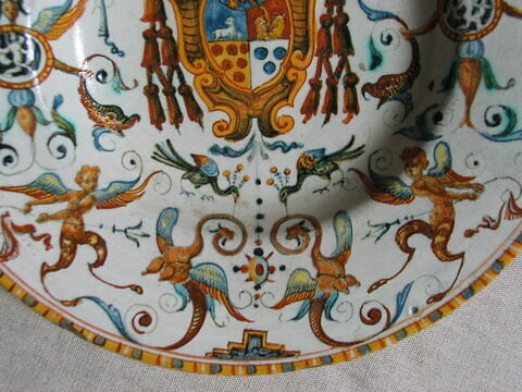 Assiette : armoiries du cardinal Zacchia, image 4/6