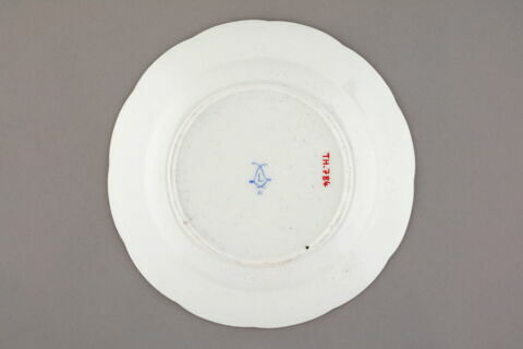 Assiette, d'un service de table (TH 731 à TH 808), image 2/2