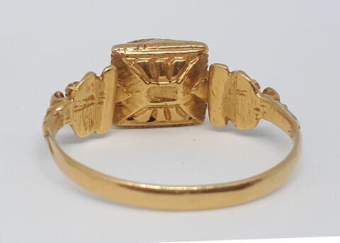 Bague en or enchâssant un rubis, image 3/3