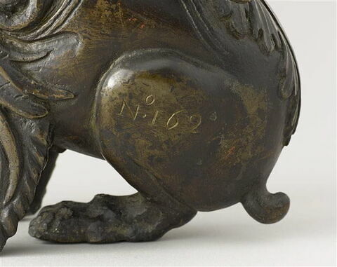 Lampe en forme de sphinge, image 4/9
