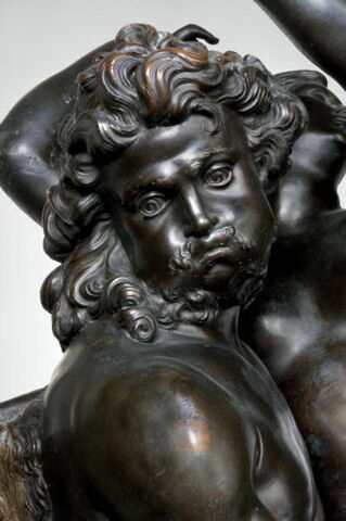 Groupe sculpté : L'enlèvement d'Orithye par Borée, image 3/4