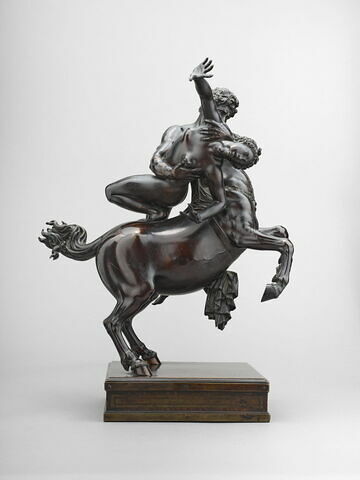 Groupe sculpté : l'Enlèvement de Déjanire, image 2/7