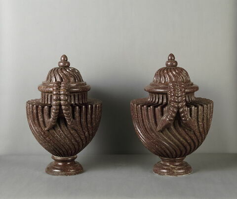 Paire de vases, image 2/2