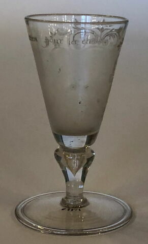 Verre à pied, image 2/2