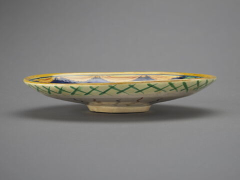 Coupe ronde : les Macchabées offrant des présents au roi Salomon, image 3/4