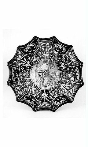 Coupe ronde godronnée : profil de guerrier casqué, image 8/9