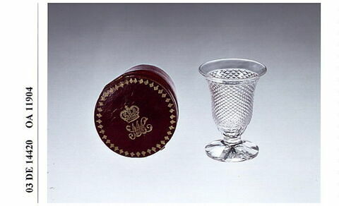 Verre et étui, image 7/9