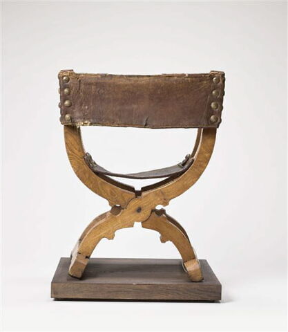 Fauteuil en X à décor de marqueterie, image 4/7