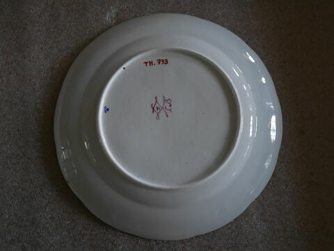 Assiette, d'un service de table (TH 731 à TH 808), image 3/3