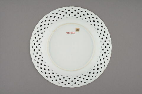 Assiette d'échantillon, d'un ensemble de dix-sept (TH 519 à 535), image 2/2