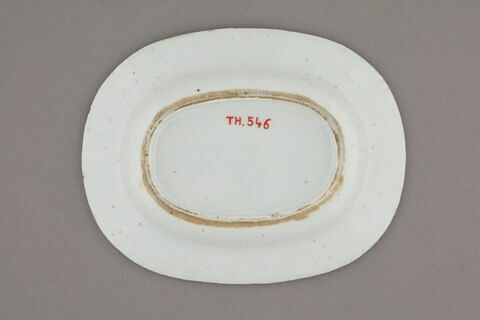 Petit plat ovale, d'un ensemble de quatre (TH 544 à 547), image 2/2