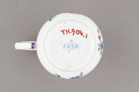 Pot à jus, d'un ensemble de vingt-quatre (TH 897 à 920), d'un service (TH 809 à 1066), image 2/4
