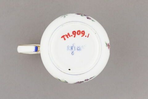 Pot à jus, d'un ensemble de vingt-quatre (TH 897 à 920), d'un service (TH 809 à 1066), image 2/4