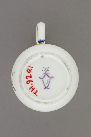 Pot à jus, d'un ensemble de vingt-quatre (TH 897 à 920), d'un service (TH 809 à 1066), image 2/4