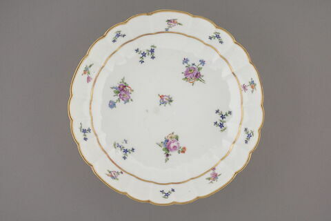 Compotier rond à bords festonnés et à côtes à l'intérieur, d'un ensemble de dix (TH 1354 à 1363), image 4/4