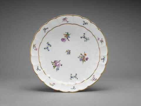 Compotier rond à bords festonnés et à côtes à l'intérieur, d'un ensemble de dix (TH 1354 à 1363), image 4/5