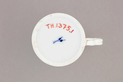 Tasse et sa soucoupe, une paire (TH 1376), image 2/6