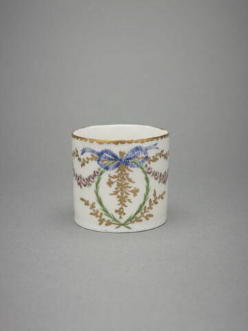 Tasse litron et soucoupe, d'une paire (TH 1418), image 5/8