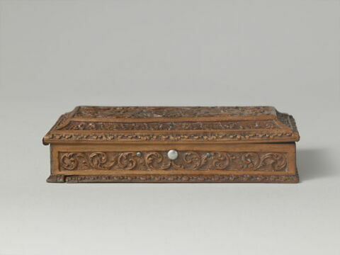 Boîte de toilette rectangulaire armoriée en bois sculpté, image 6/11