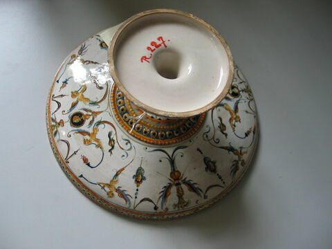 Coupe ronde à pied haut : Scène marine, image 3/3