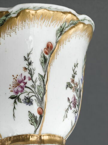 Tasse et soucoupe à anse en forme de papillon, d'une paire (OA 8040), image 8/11