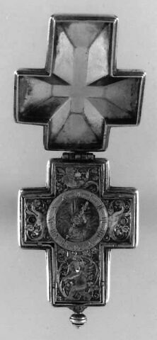 Montre en forme de croix, image 2/7