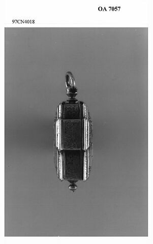 Montre en forme de croix, image 4/7