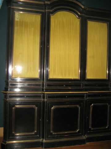 Armoire bibliothèque à six vantaux, d'une paire, image 2/2