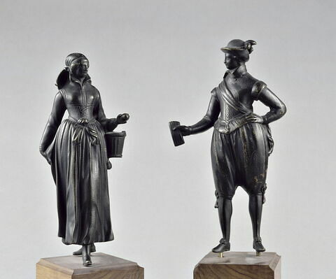 Statuette : jeune homme aux gants, image 5/5