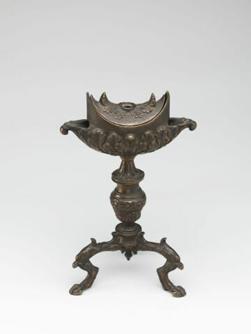 Lampe dont le couvercle est surmonté d'une demi figure de Minerve, image 3/5