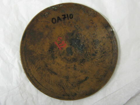Médaillon de fond de coupe à ornements, image 2/2