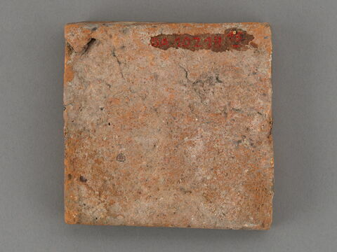 Carreau de pavement bicolore, d'un ensemble de deux (OA 10218 15 à 16), image 2/2