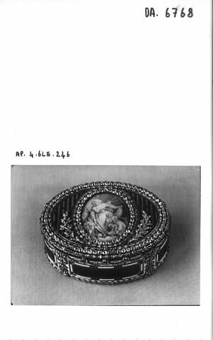 Tabatière ovale, image 2/2