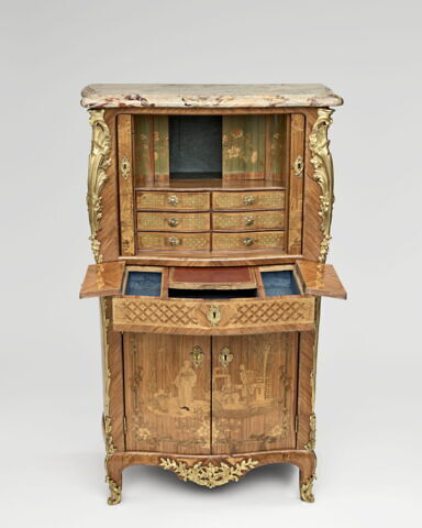 Secrétaire en armoire à marqueterie de scènes chinoises, image 3/17
