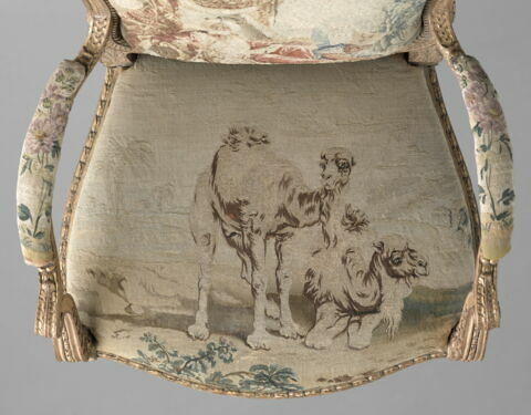 Canapé à joues, d'une suite de deux (avec OA 10506 2) et de huit fauteuils 