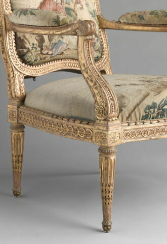 Canapé à joues, d'une suite de deux (avec OA 10506 2) et de huit fauteuils 