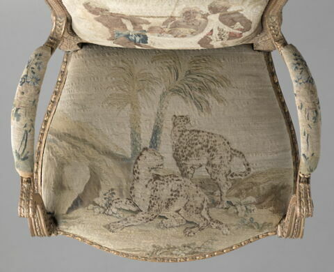 Canapé à joues, d'une suite de deux (avec OA 10506 2) et de huit fauteuils 