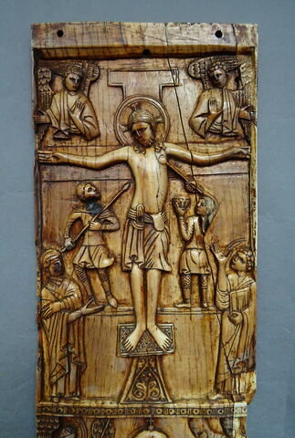 Plaque centrale d'un triptyque : La Crucifixion ; Saintes femmes au tombeau, image 2/8