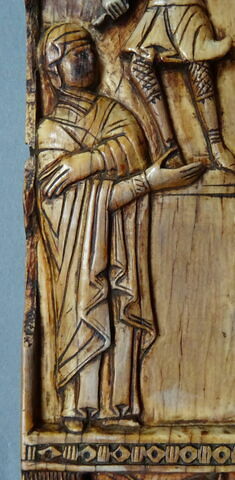 Plaque centrale d'un triptyque : La Crucifixion ; Saintes femmes au tombeau, image 5/8