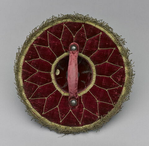 Broquel orné de scènes de combat, image 5/7