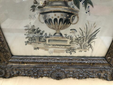 Tableau brodé : un vase de fleurs, image 8/9