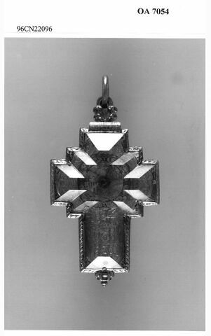 Montre en forme de croix, image 5/9