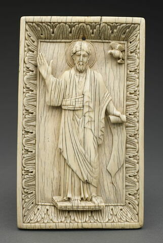 Plaque de reliure d'un des "Livres du Sacre" : Saint Jean l'évangéliste.