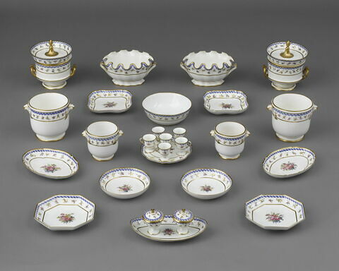 Glacière avec bol intérieur et couvercle, d'une paire (R 550), d'un service de table (R 550 à 675), image 3/3