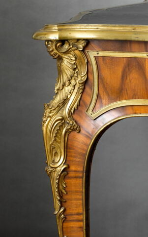 Bureau plat, dit 