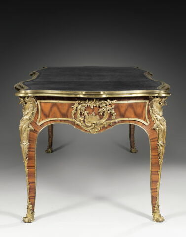 Bureau plat, dit 