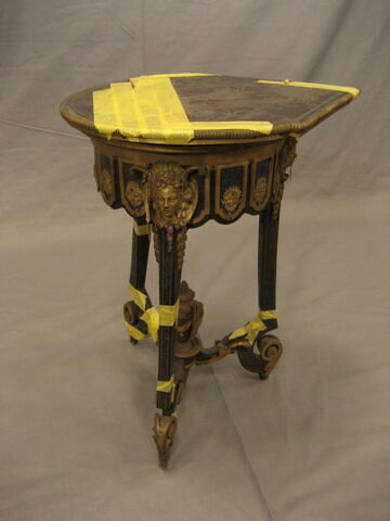Table en encoignure, d'une paire, image 10/10
