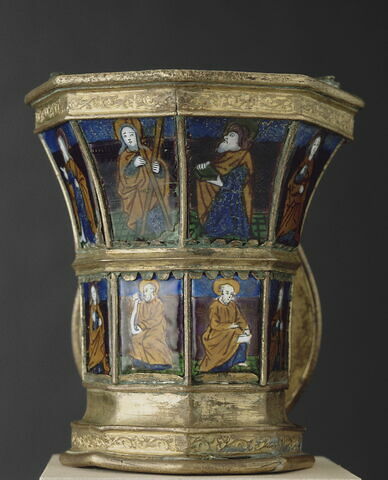 Seau à eau bénite, bénitier à six facettes : Saints et Crucifixion, image 2/6
