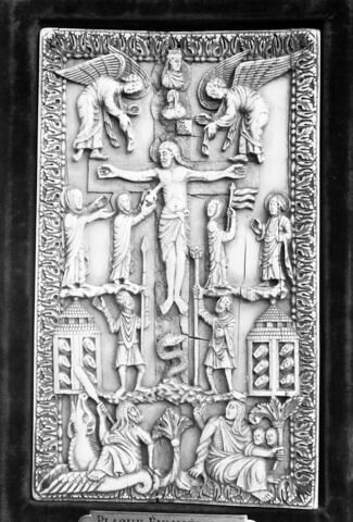 Plaque de reliure : La Crucifixion, image 3/3